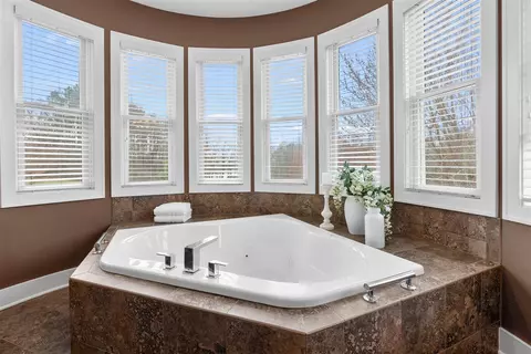 Bath - 6570 N 39th, Augusta, MI 49012 photo 4 of 13