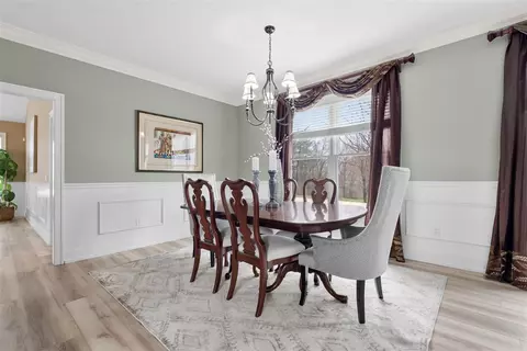 Dining - 6570 N 39th, Augusta, MI 49012 photo 2 of 3
