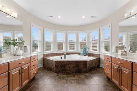 Bath - 6570 N 39th, Augusta, MI 49012 photo 8 of 13
