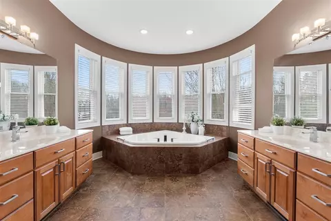 Bath - 6570 N 39th, Augusta, MI 49012 photo 3 of 13