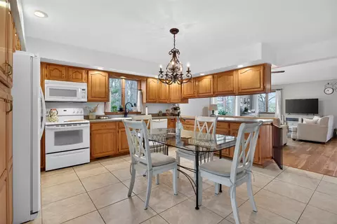 Kitchen - 5135 Moscow, Spring Arbor, MI 49283 photo 4 of 4