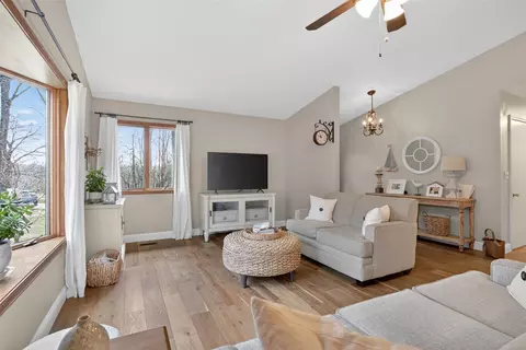 Living - 5135 Moscow, Spring Arbor, MI 49283 photo 2 of 3