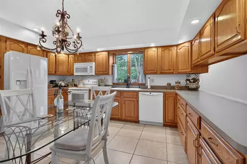 Kitchen - 5135 Moscow, Spring Arbor, MI 49283 photo 1 of 4