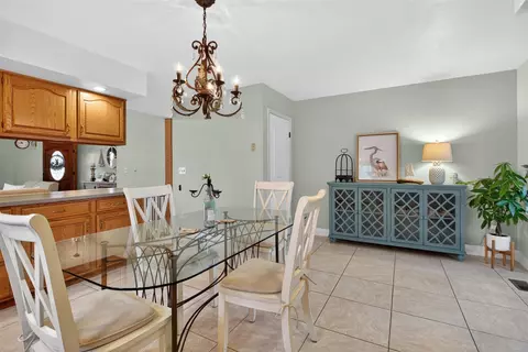 Dining - 5135 Moscow, Spring Arbor, MI 49283 photo 2 of 4