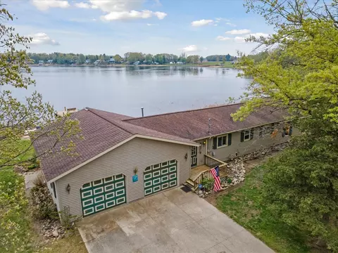 11361 W Cannonsville, Trufant, MI 49347
