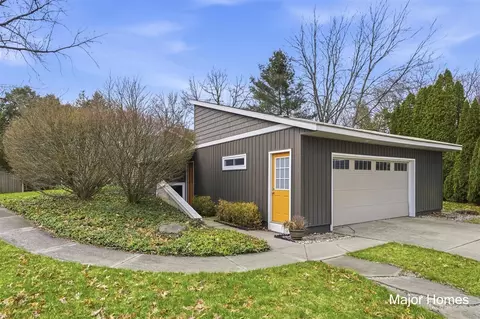 7500 Cascade, Grand Rapids, MI 49546
