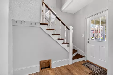 Entry Way - 202 S West, Jackson, MI 49201 photo 2 of 9