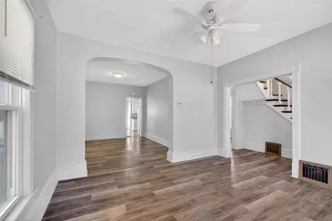 Living - 202 S West, Jackson, MI 49201 photo 4 of 7
