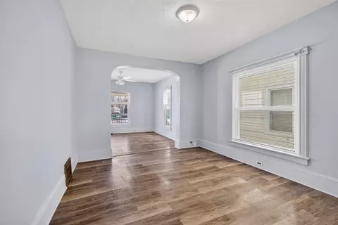Living - 202 S West, Jackson, MI 49201 photo 6 of 7