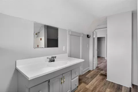 Bath - 202 S West, Jackson, MI 49201 photo 1 of 4