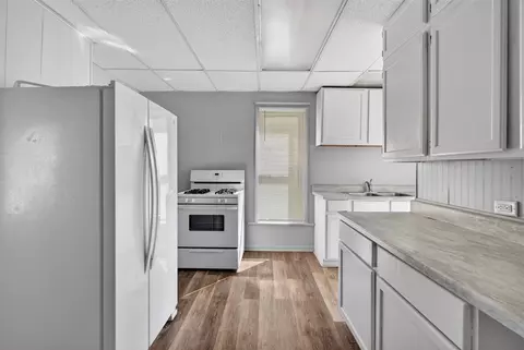 Kitchen - 202 S West, Jackson, MI 49201 photo 2 of 2