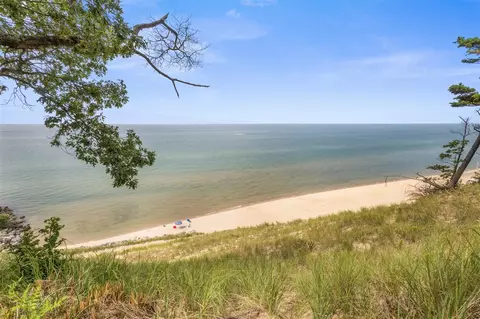 3507 Winnetaska, Norton Shores, MI 49441