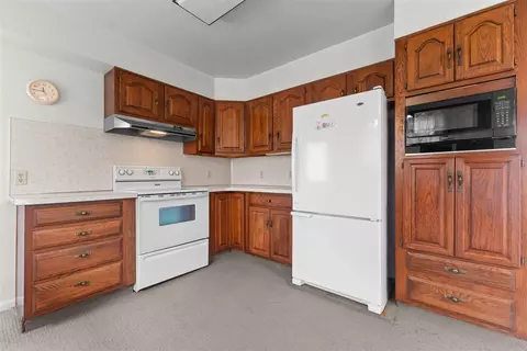 Kitchen - 7200 N Waldron, Jerome, MI 49249 photo 3 of 6