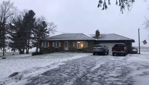 15113 E S, Fulton, MI 49052