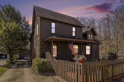 123 Delano, Allegan, MI 49010