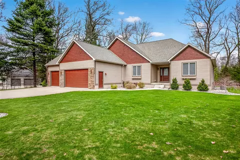 3950 Hampshire Hl, Twin Lake, MI 49457