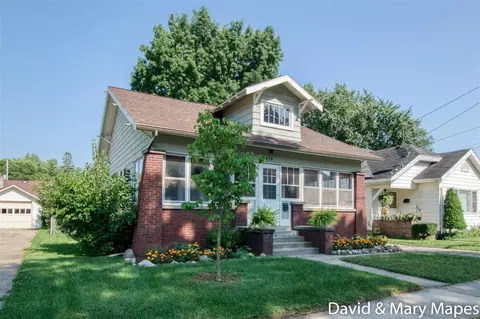 1674 Cleveland, Wyoming, MI 49509
