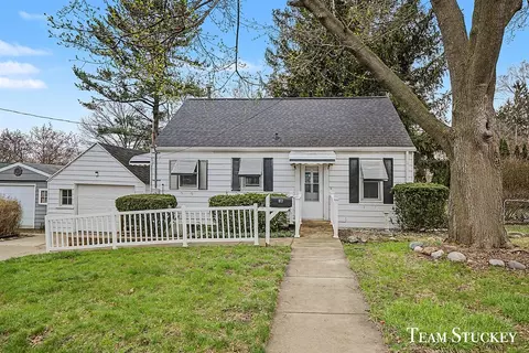 617 Vernon, Lansing, MI 48910
