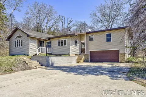 1501 68th, Fennville, MI 49408
