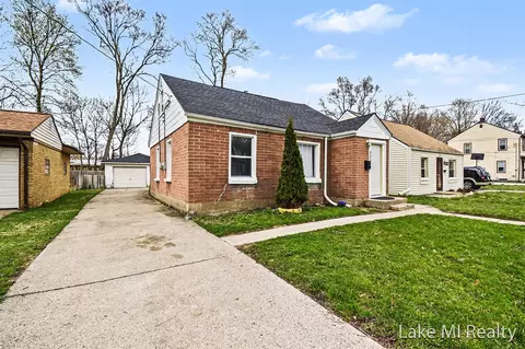 905 Dickinson, Grand Rapids, MI 49507