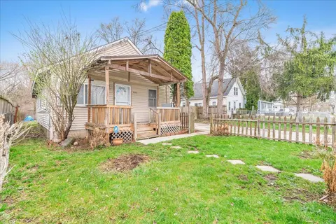 4924 Pleasant Grv, Lansing, MI 48910