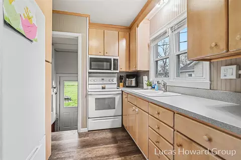 116 N Douglas, Three Rivers, MI 49093 photo 10