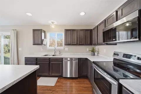 Kitchen - 744 Pemberton, Jackson, MI 49203 photo 3 of 4