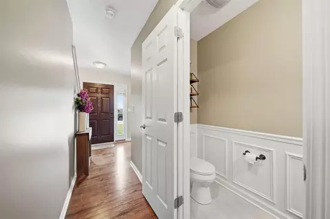 Entry Way - 744 Pemberton, Jackson, MI 49203 photo 2 of 2