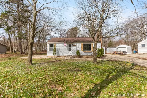 15403 Pine, Grand Haven, MI 49417