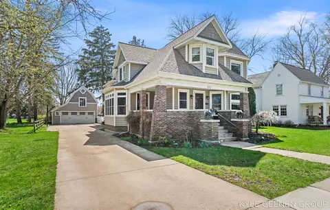 122 E Central, Zeeland, MI 49464