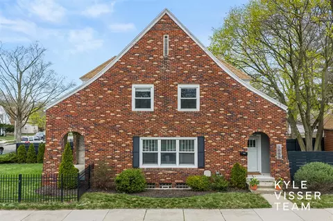 1055 Benjamin, Grand Rapids, MI 49506