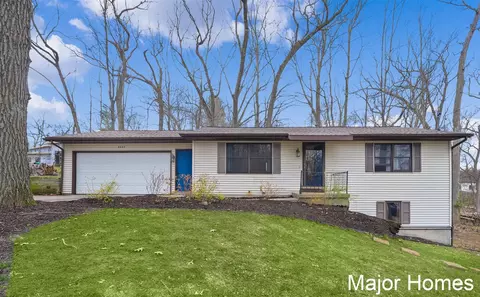 8445 Oakview, Rockford, MI 49341