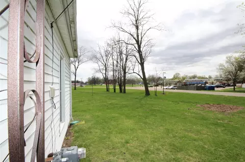 Exterior - 304 E Pr, Vicksburg, MI 49097 photo 7 of 11