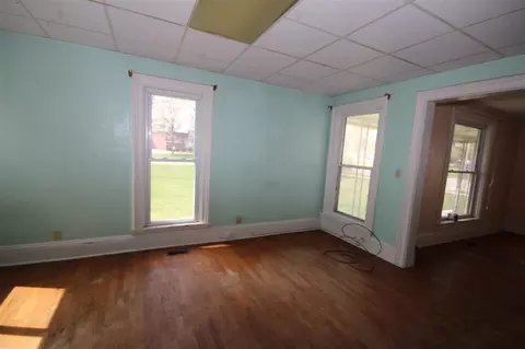 Living - 304 E Pr, Vicksburg, MI 49097 photo 3 of 3