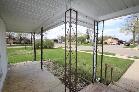 Exterior - 304 E Pr, Vicksburg, MI 49097 photo 5 of 11