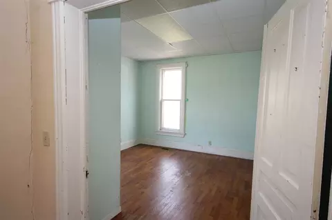 Bedroom - 304 E Pr, Vicksburg, MI 49097 photo 3 of 11