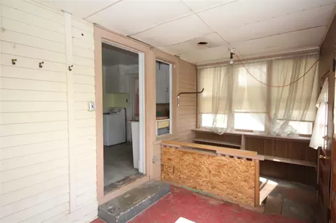 Exterior - 304 E Pr, Vicksburg, MI 49097 photo 3 of 11