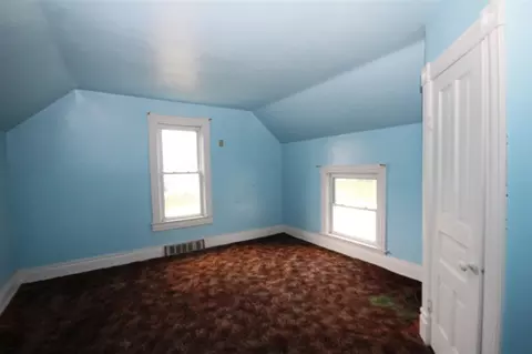 Bedroom - 304 E Pr, Vicksburg, MI 49097 photo 9 of 11
