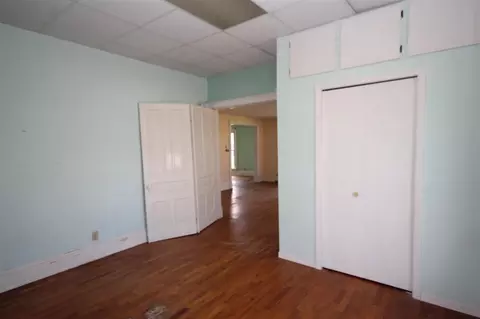 Bedroom - 304 E Pr, Vicksburg, MI 49097 photo 2 of 11