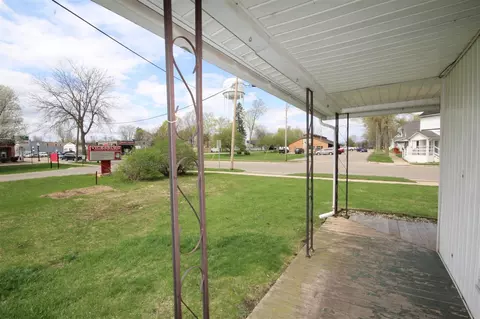 Exterior - 304 E Pr, Vicksburg, MI 49097 photo 6 of 11