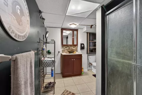 Bath - 3928 Stonewall, Jackson, MI 49203 photo 4 of 4