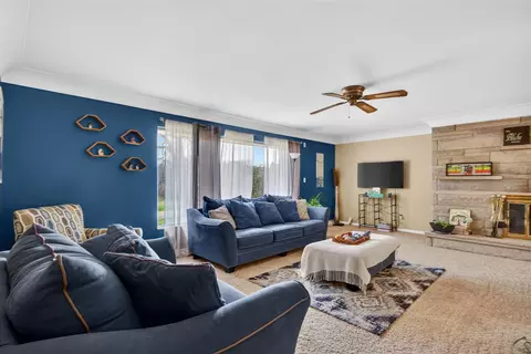 Living - 3928 Stonewall, Jackson, MI 49203 photo 1 of 6