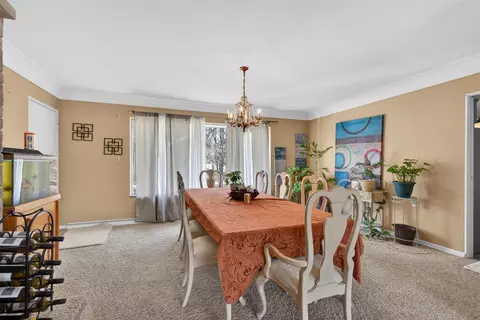 Dining - 3928 Stonewall, Jackson, MI 49203 photo 2 of 4