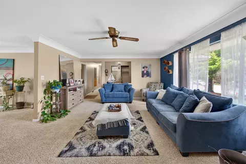 Living - 3928 Stonewall, Jackson, MI 49203 photo 3 of 6