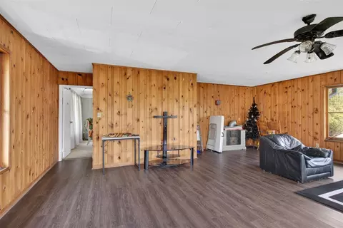 Living - 3928 Stonewall, Jackson, MI 49203 photo 6 of 6