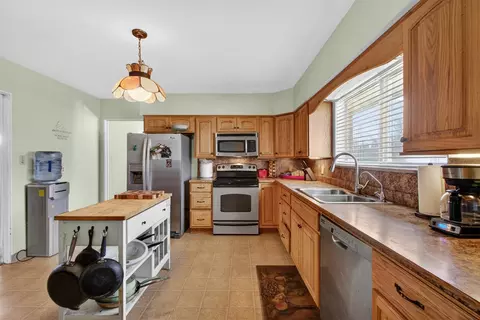 Kitchen - 3928 Stonewall, Jackson, MI 49203 photo 3 of 4
