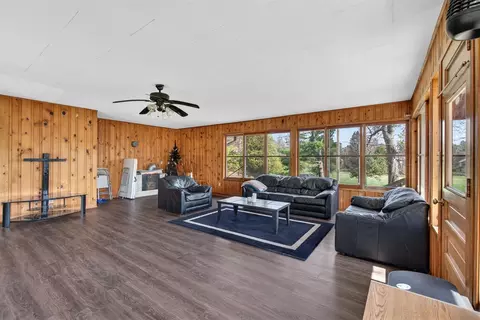 Living - 3928 Stonewall, Jackson, MI 49203 photo 5 of 6
