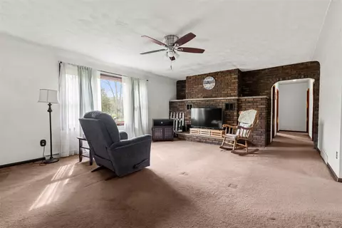 220 Mary, Plainwell, MI 49080 photo 3