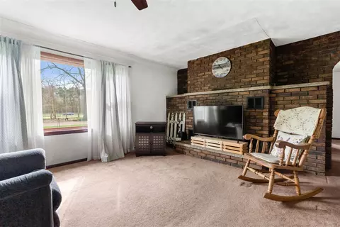 220 Mary, Plainwell, MI 49080 photo 4