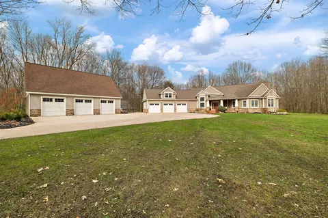 13090 Woodhaven, Grand Haven, MI 49417